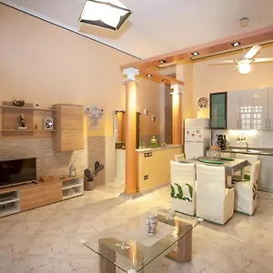 Casa Rosamaria Appartamento Giardini Naxos